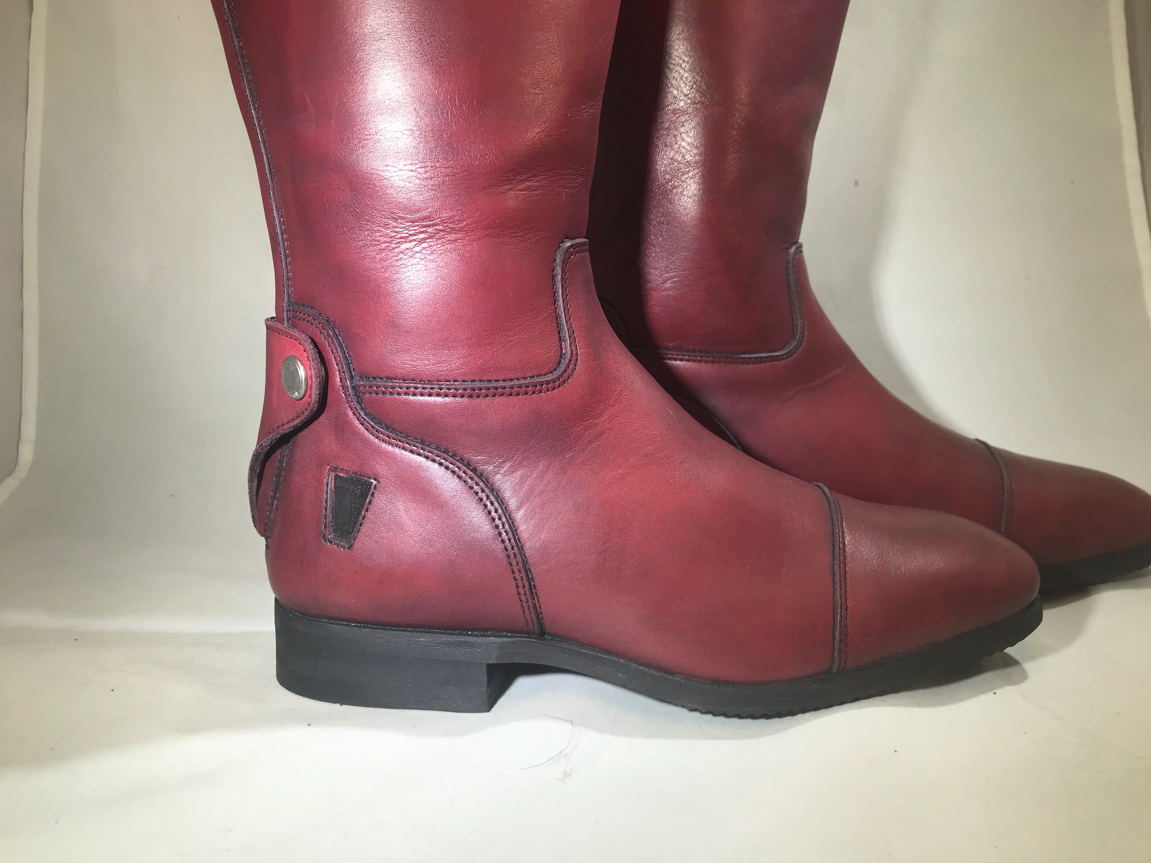 Celeris Diogo - Burgundy - Exquisite - ONE PAIR ONLY - Image 2