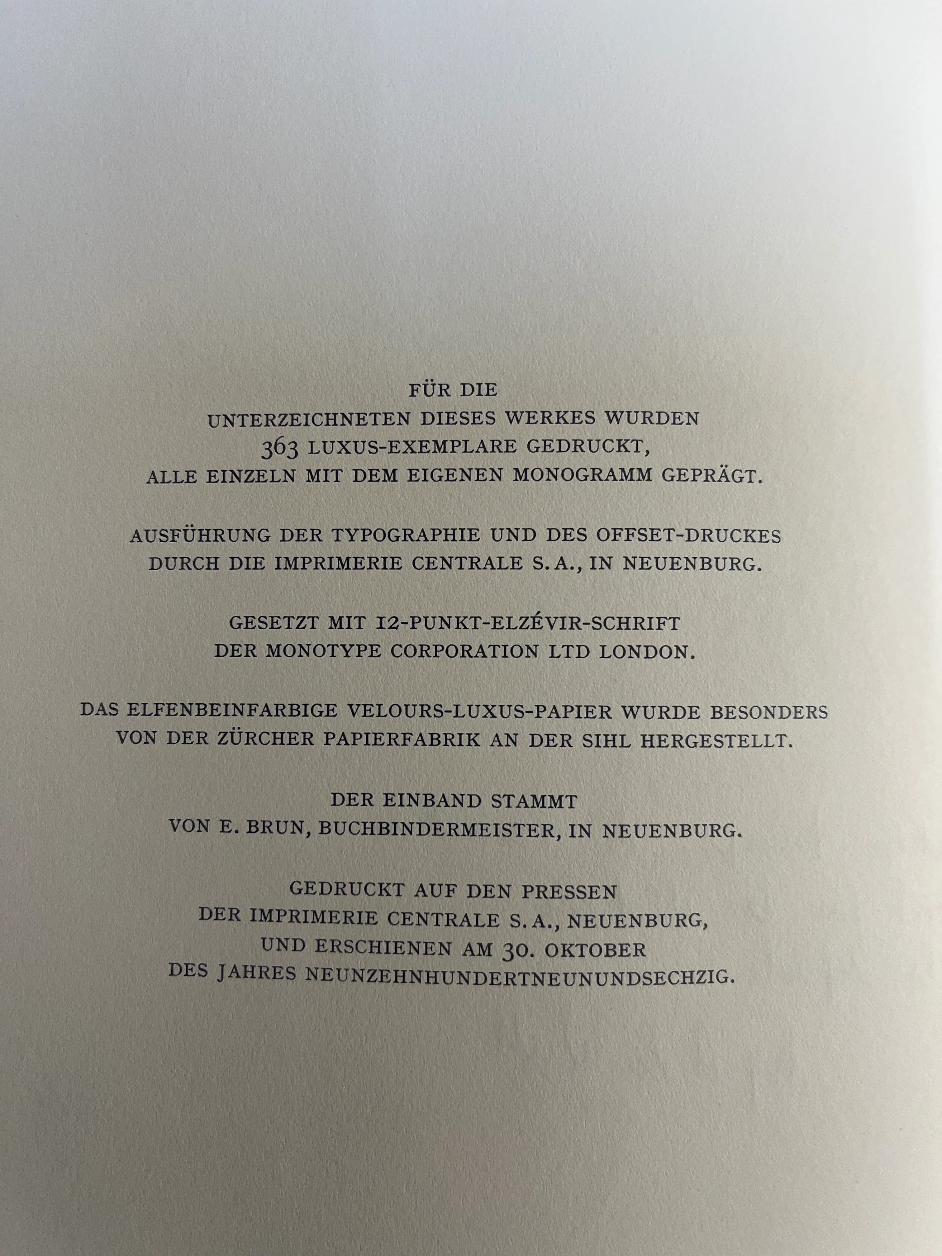 Messieurs a vos Cheveau by Roland de Weck (german) - Image 5